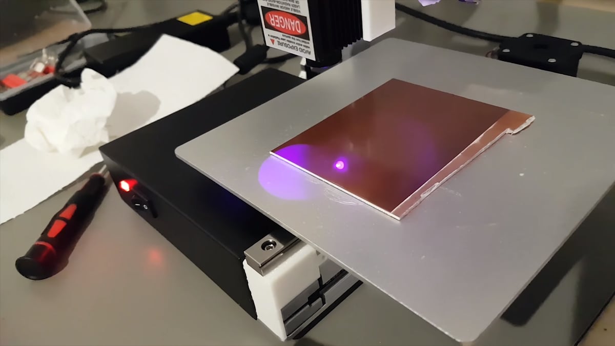 Budget 3D Printer Becomes PCB Etching Machine