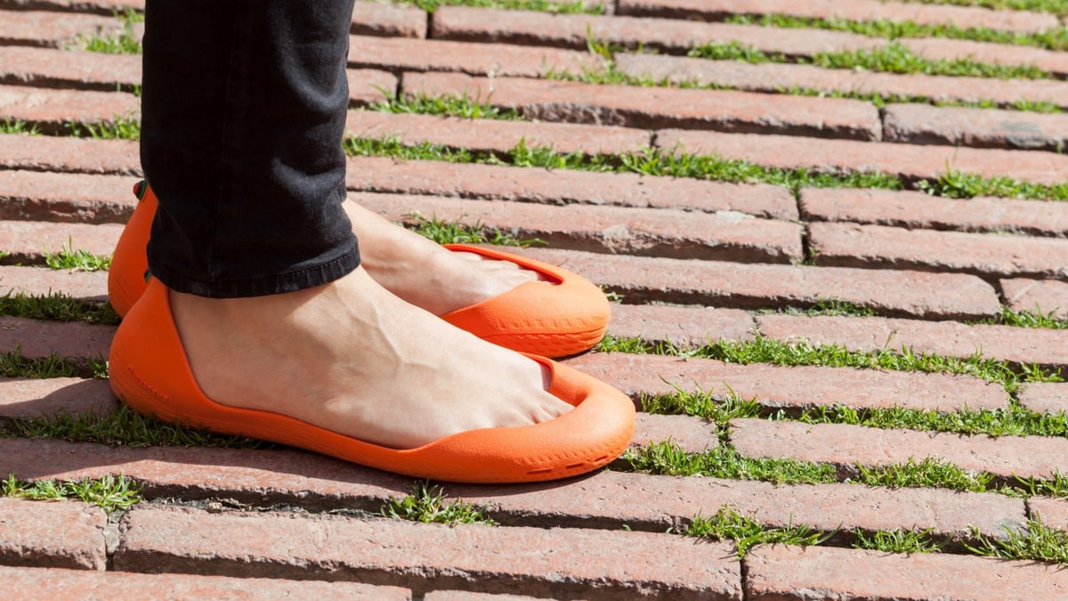 Iguaneye Launches Customizable 3D Printed Sandal | All3DP