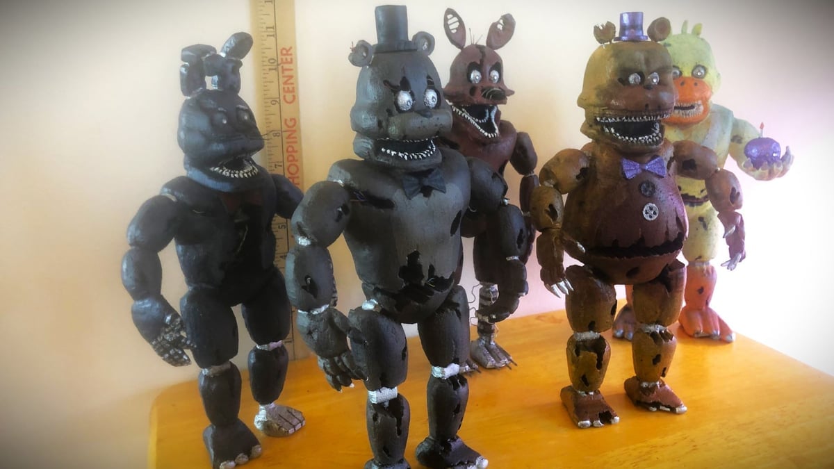 Review of knockoff Lego FNAF minifigures