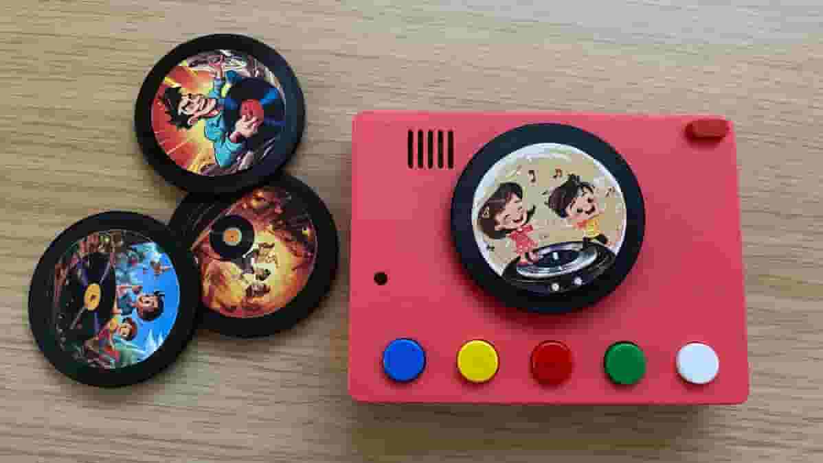 Imagen principal de Cree un reproductor de «discos de gramófono» para niños con este proyecto Raspberry Pi de código abierto