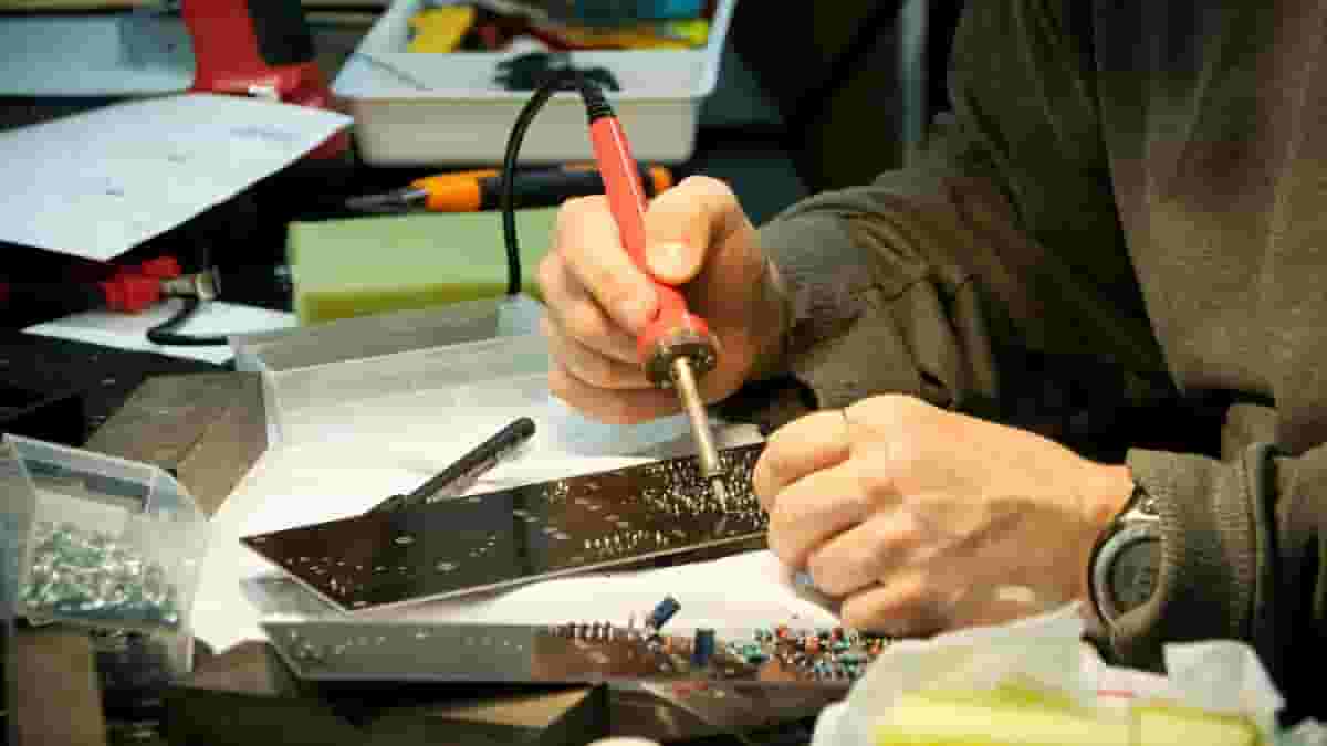 Featured image of With the EU’s Right to Repair Laws, It’s a Tinkerer’s Market