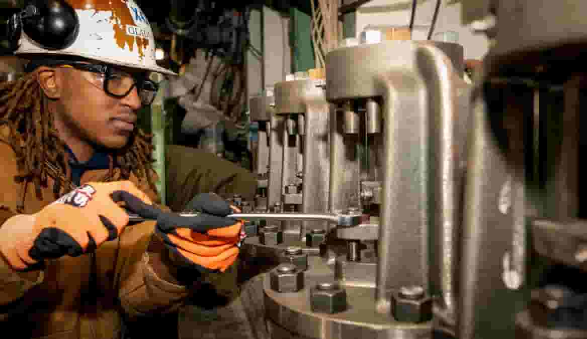 Featured image of Navy Aircraft Carrier Outfitted with Huge Metal 3D Printed Valve
