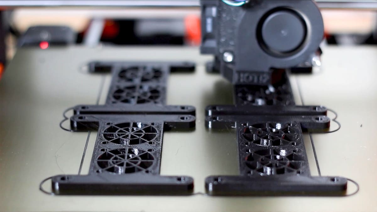 Featured image of Forget Carbon Fiber, Carbon Graphene Makes Nylon Composite Filament Twice as Strong