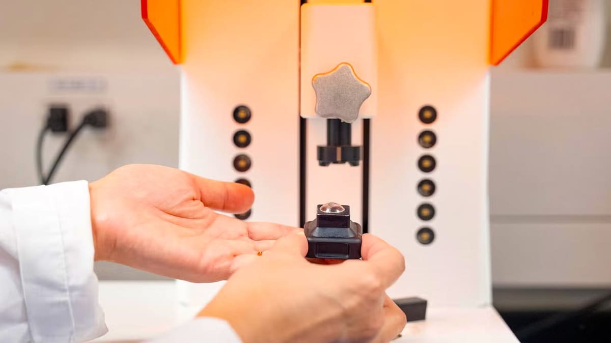 Featured image of 3D Printed Contact Lenses Customized in Just 20 Minutes