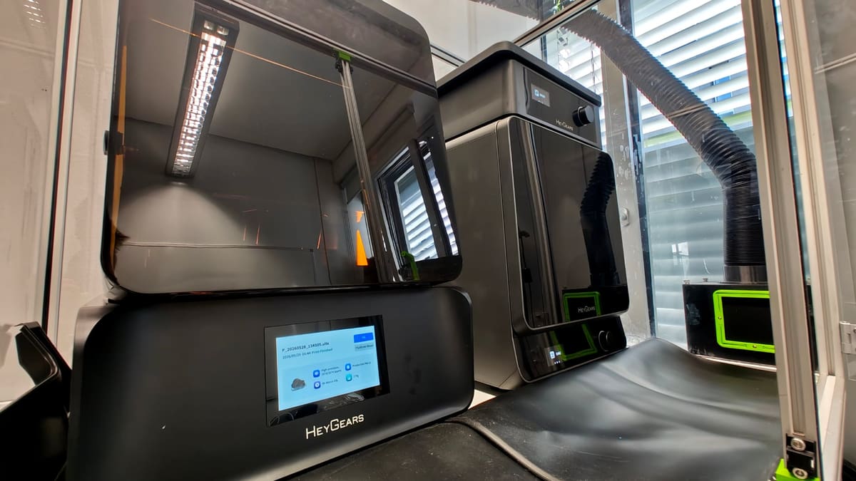 Featured image of HeyGears UltraCraft Reflex RS Turbo Review: Resin 3D Printing Made Simpler