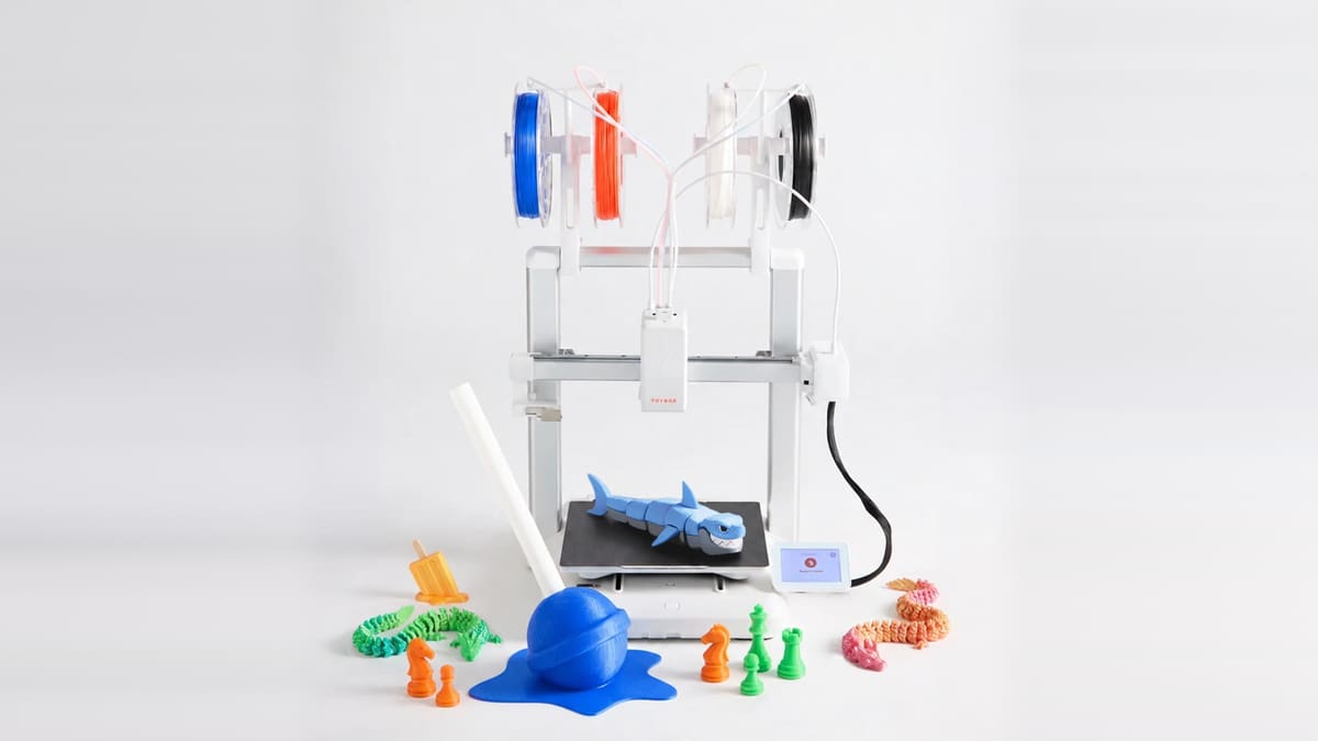 Featured image of Toybox’s New Luna Is a Kid-Friendly 3D Printer Capable of Multicolor Prints