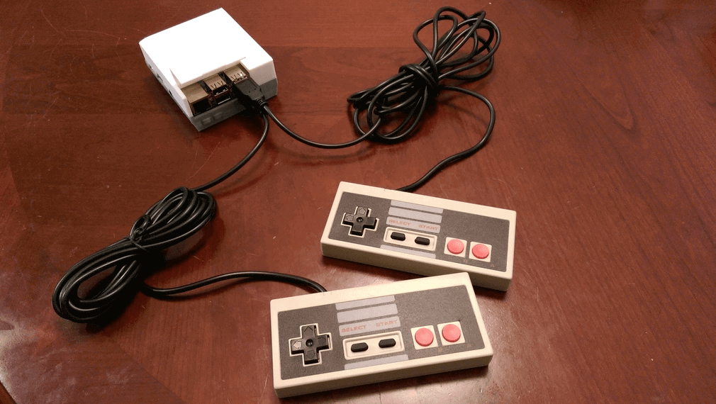 Bild von Retropie-Gehäuse zum 3D-drucken für Raspberry Pi (Handheld)-Konsolen: BabyNES (Raspberry Pi NES Gehäuse)