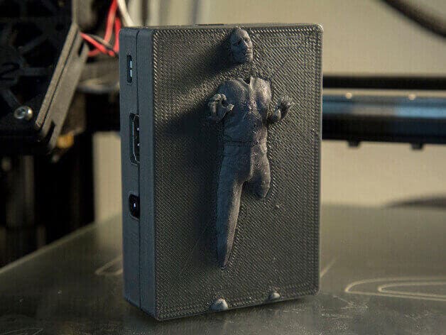 Bild von Retropie-Gehäuse zum 3D-drucken für Raspberry Pi (Handheld)-Konsolen: Han Solo in Karbonit (Raspberry Pi Gehäuse)