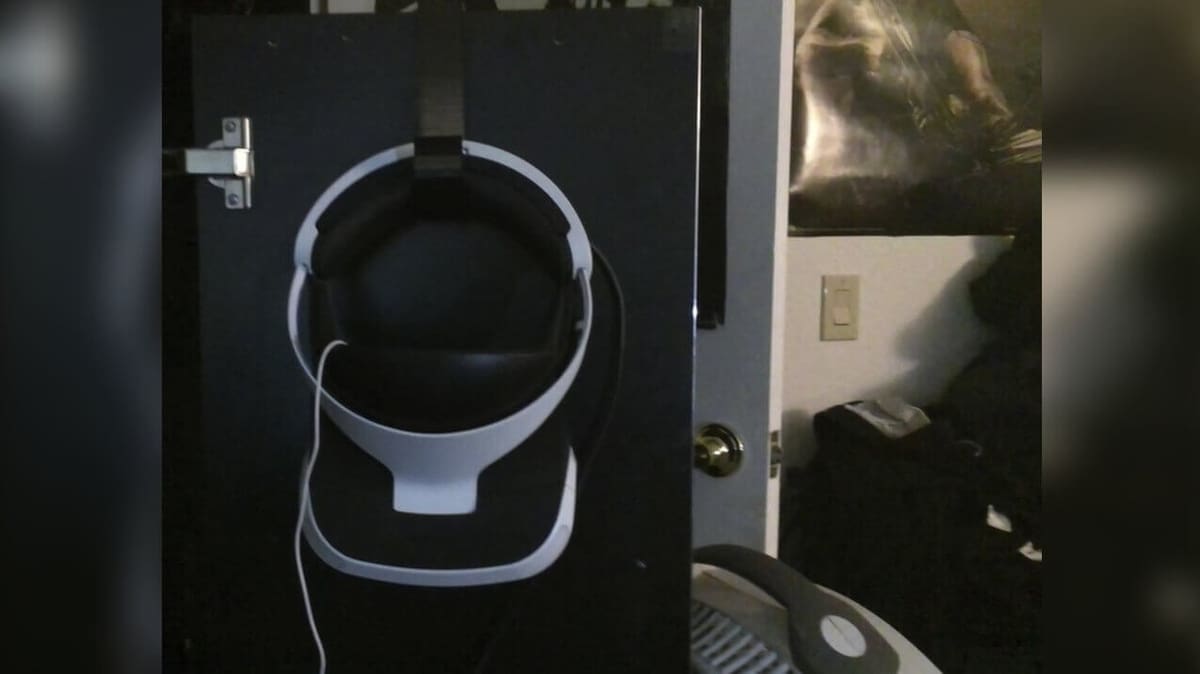 Image of PSVR Stands & Accessories to Buy or DIY: PSVR Hanger