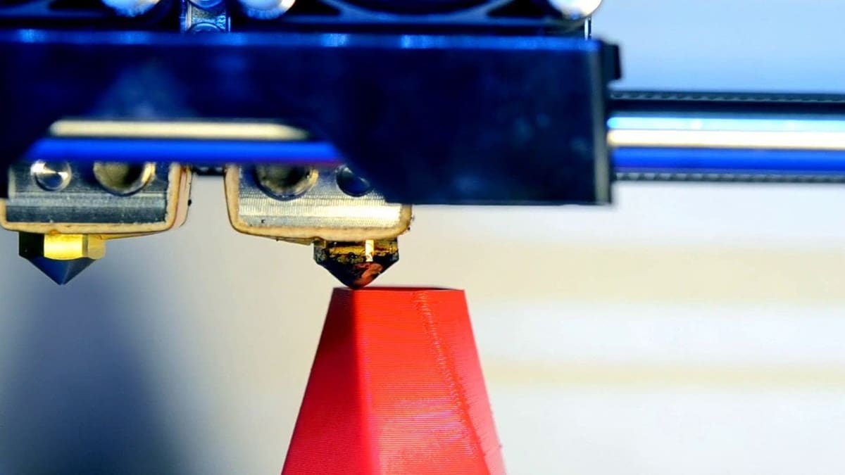A standard FDM system mid-print