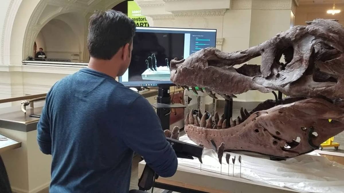 Museum workers and scientists use 3D scanning to share fossils around the world