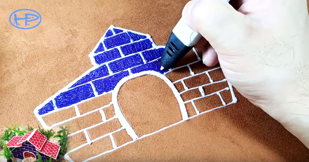 With a 3D pen you have the freedom to switch colors easily