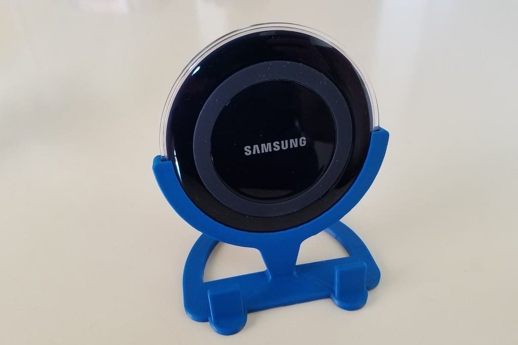 Charge your phone without interrupting your stream!