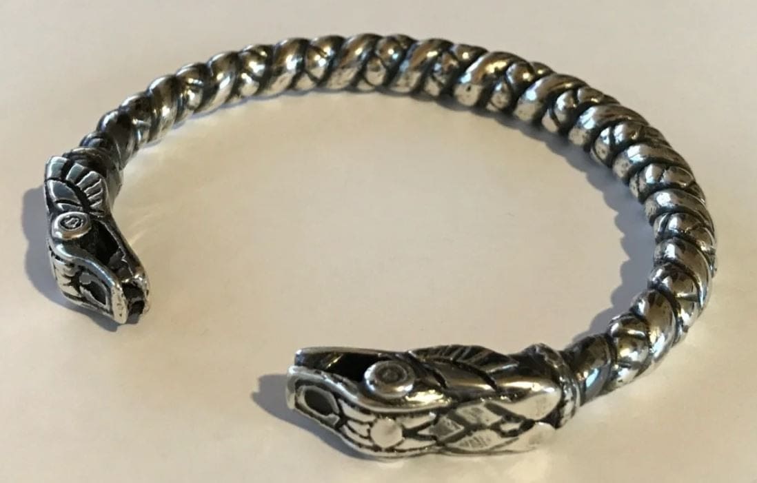 Can you believe that this bracelet was printed in PLA