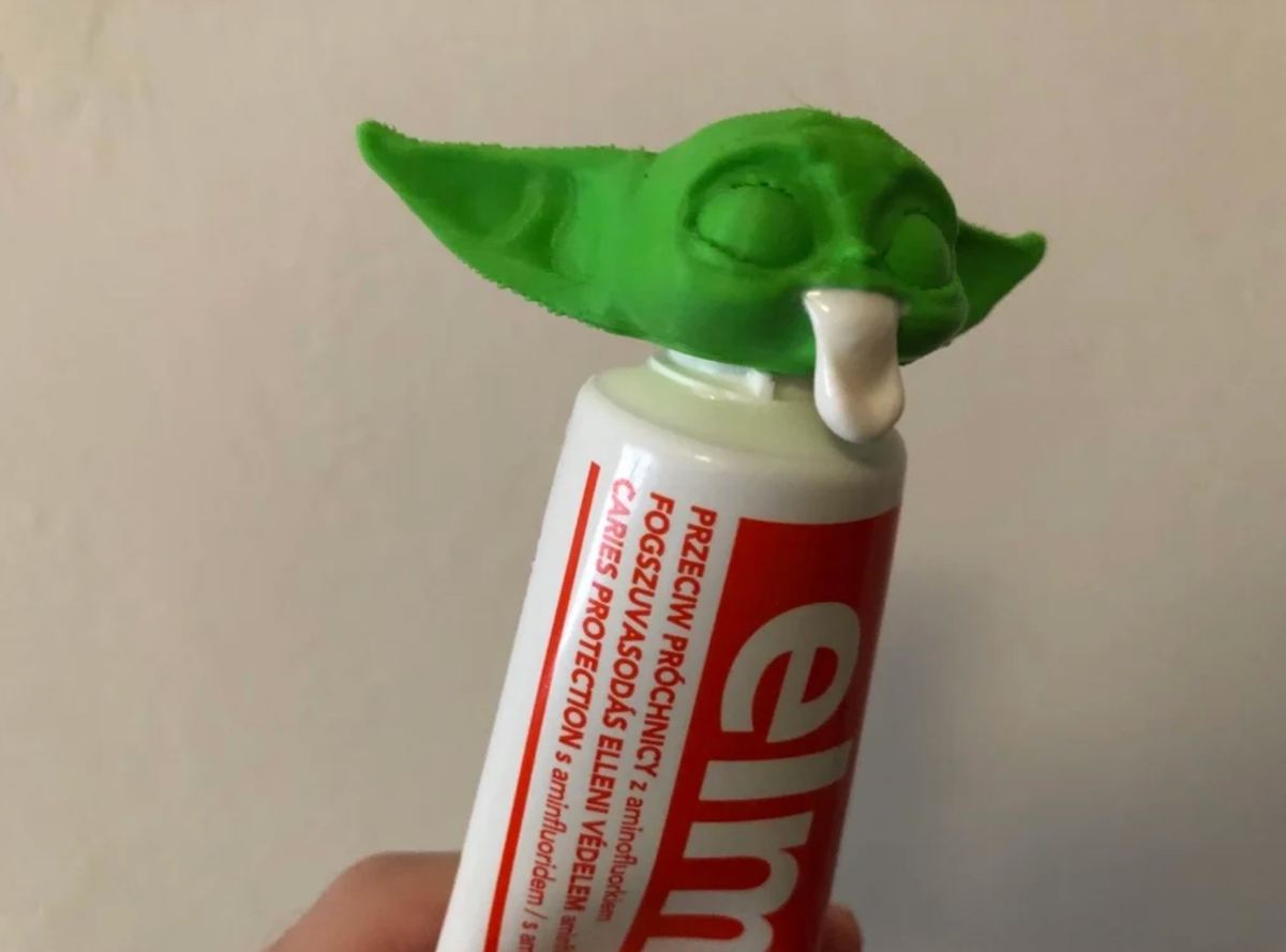 Photo de Objet 3D fun et facile à imprimer / impression 3D facile: Distributeur de dentifrice Baby&nbsp;Yoda