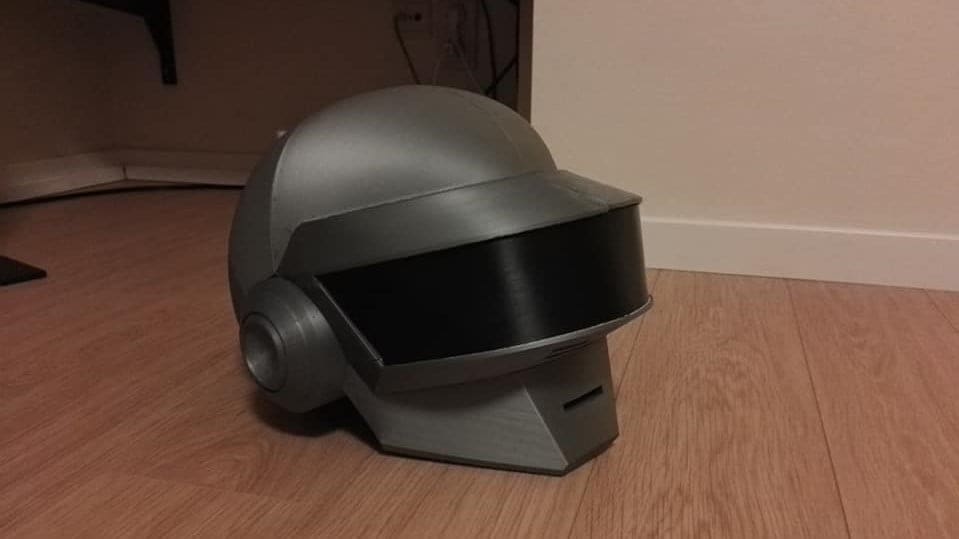 This helmet design consumes around 650 grams of filament to print