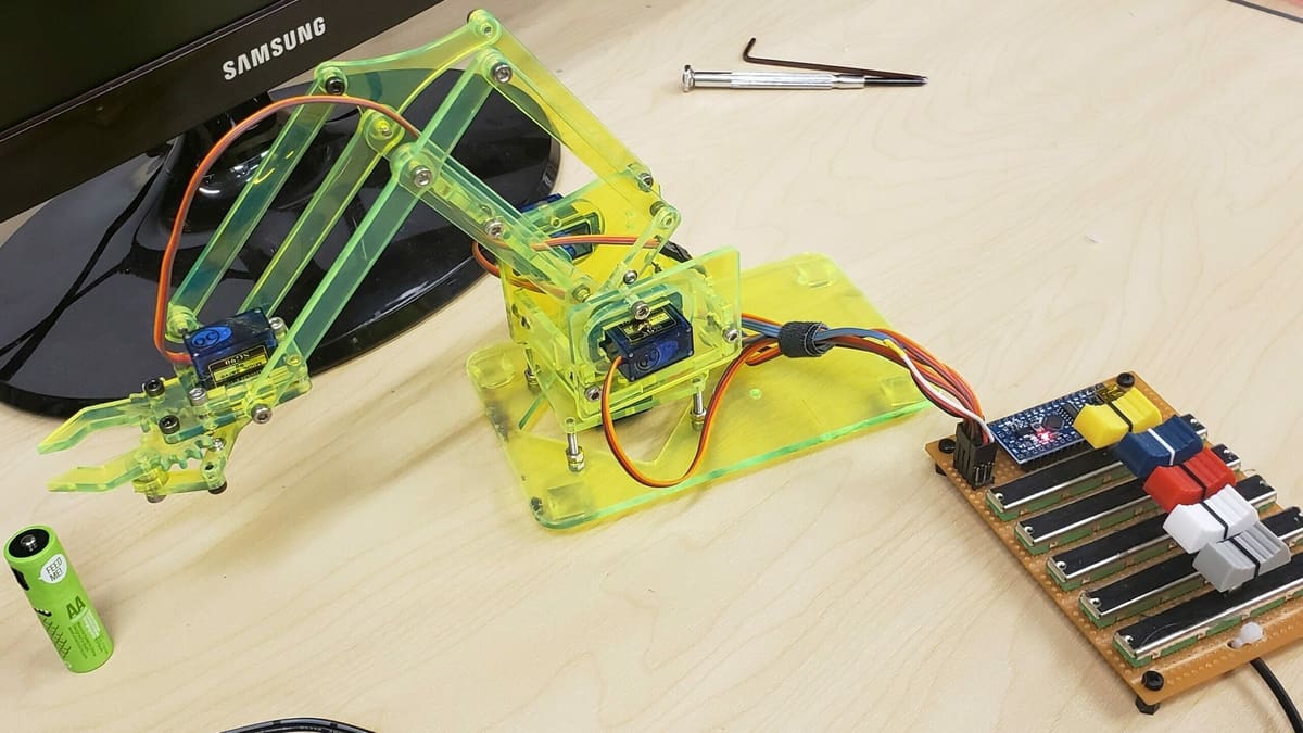 Foto de: 6. MeArm V0.4