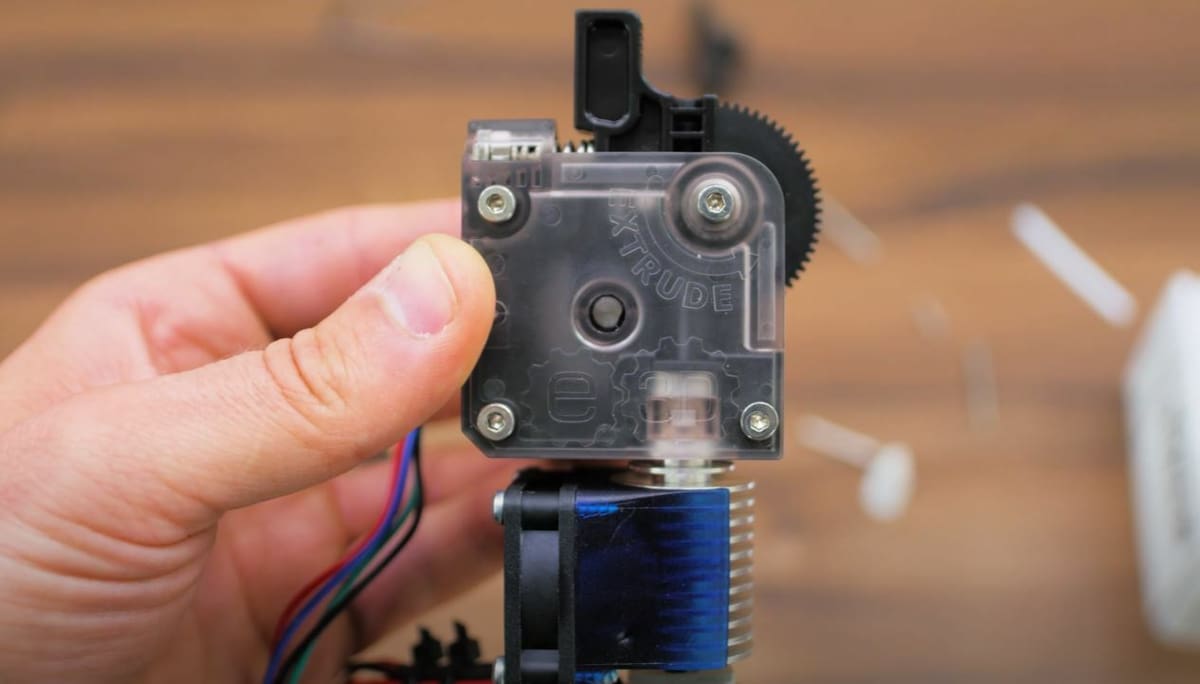 The E3D Titan uses a 3:1 gear ratio, while the EZR Struder uses a 1:1