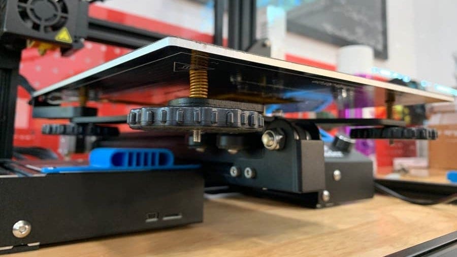 Using stronger springs can reduce vibrations on the build plate