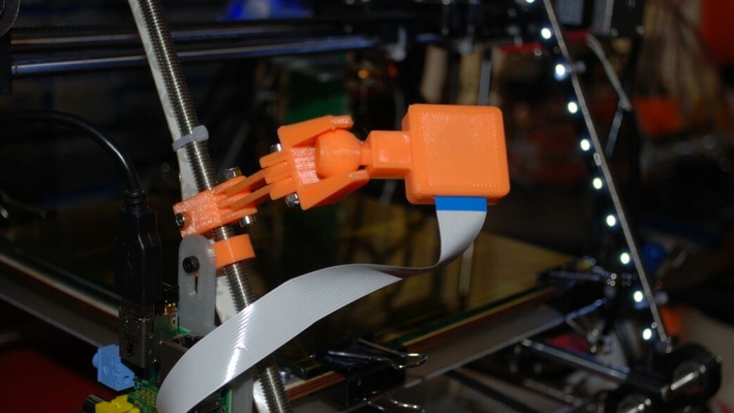 The ball joint gives the camera a large range of motion