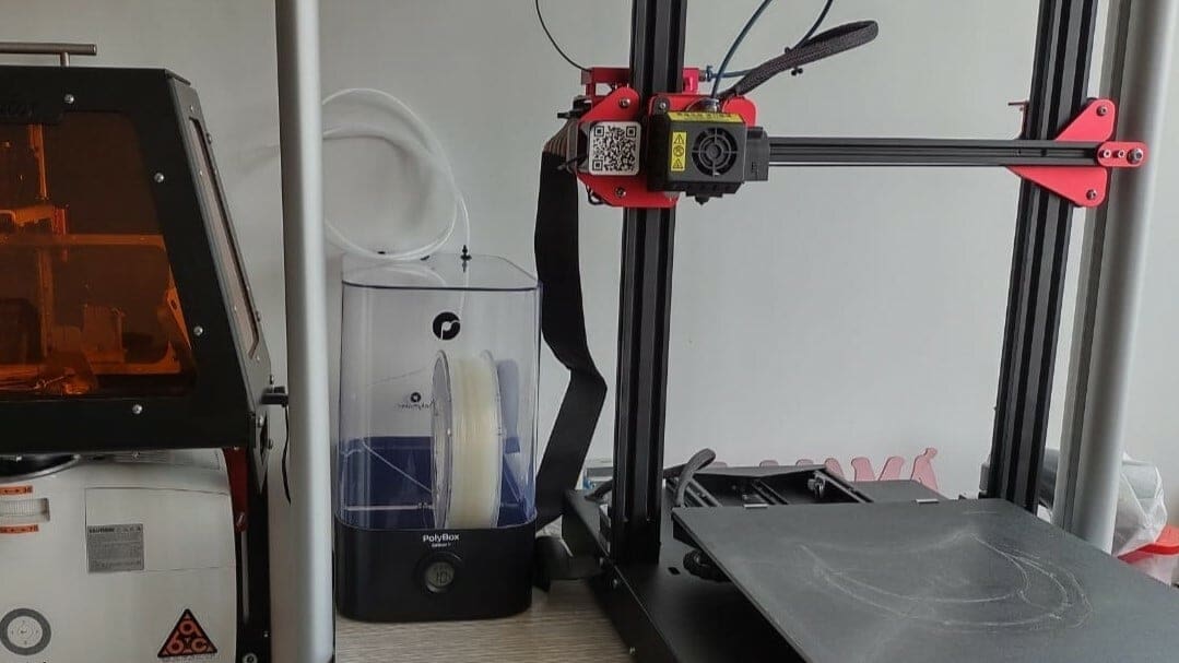 A PolyBox in a 3D printing setup
