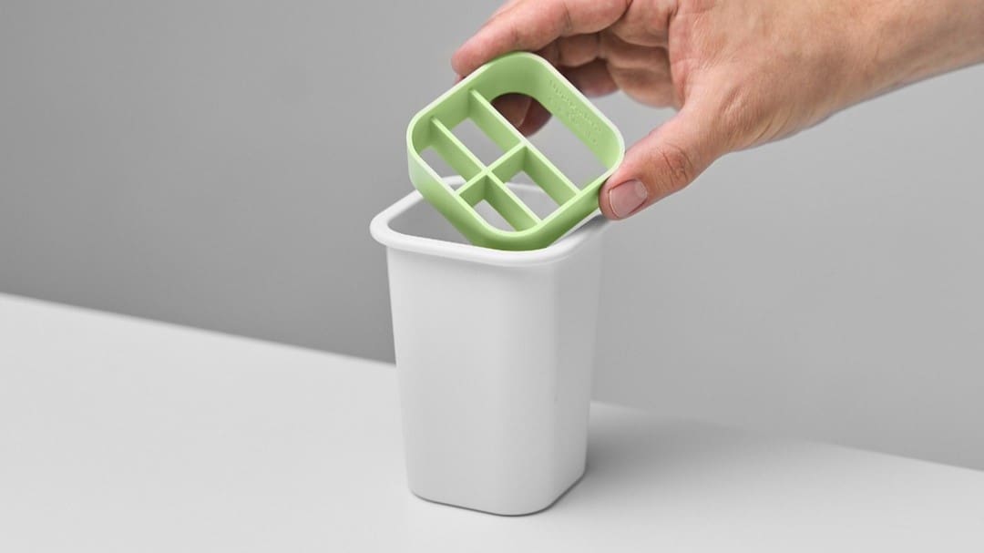 Image of: 44. Tisken Toothbrush Divider