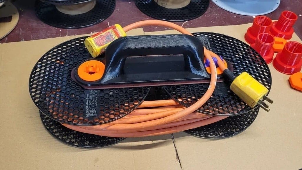 Image of: Dual Spool Cord Wrap