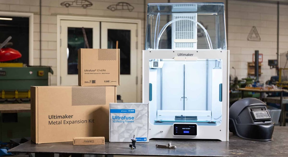 Image of : UltiMaker S7 with Metal Expansion Kit
