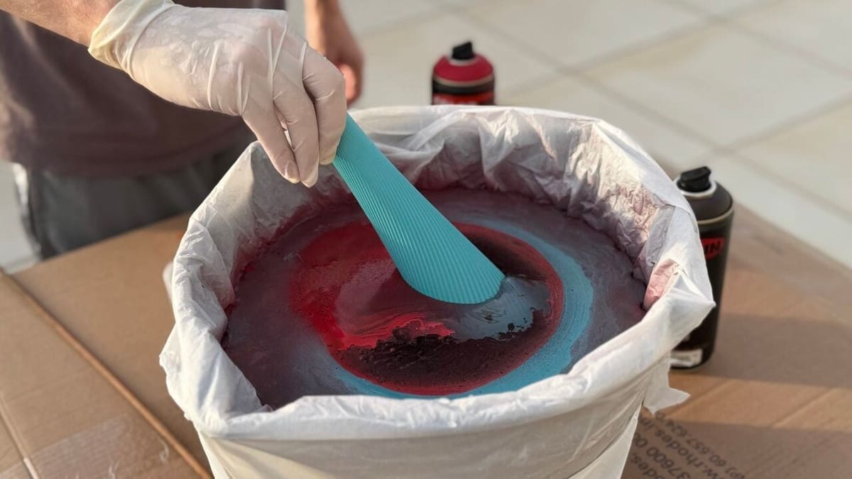 Submerge the model right after applying the paint to the water