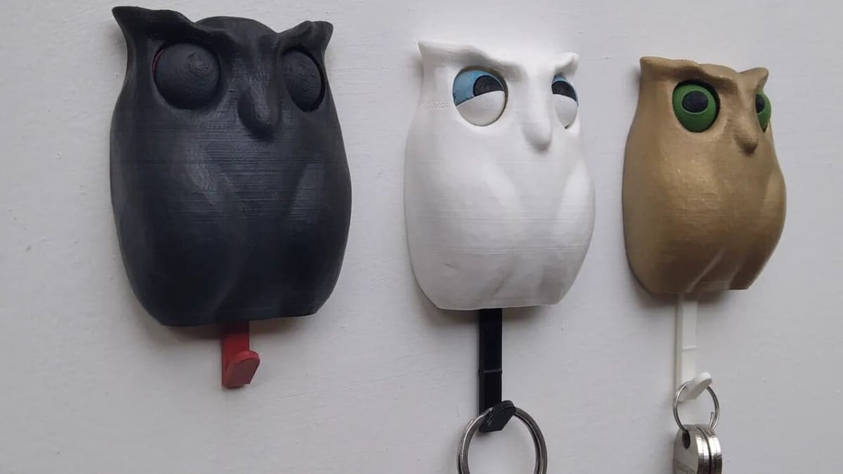 Expressive little owls hold your keys with charm! Practical, fun, and easy to print