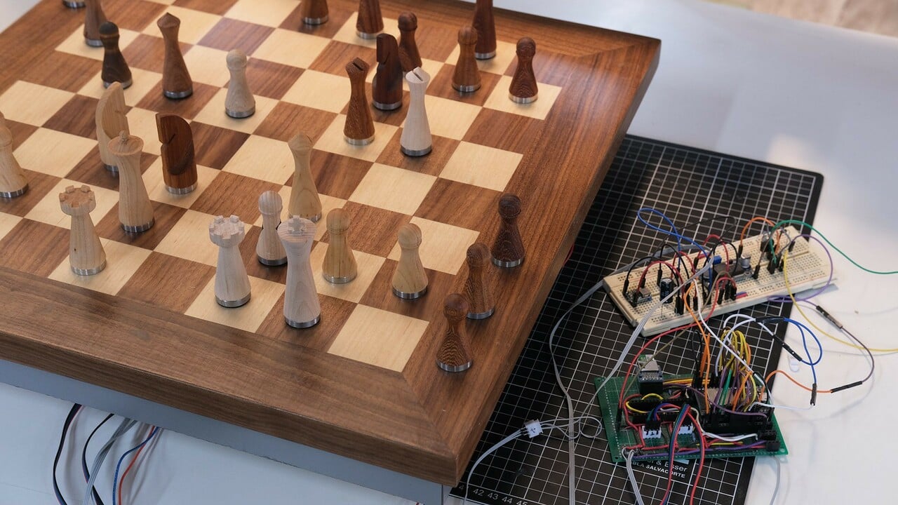 PHANTOM. The Robotic Chessboard Made of Real Wood