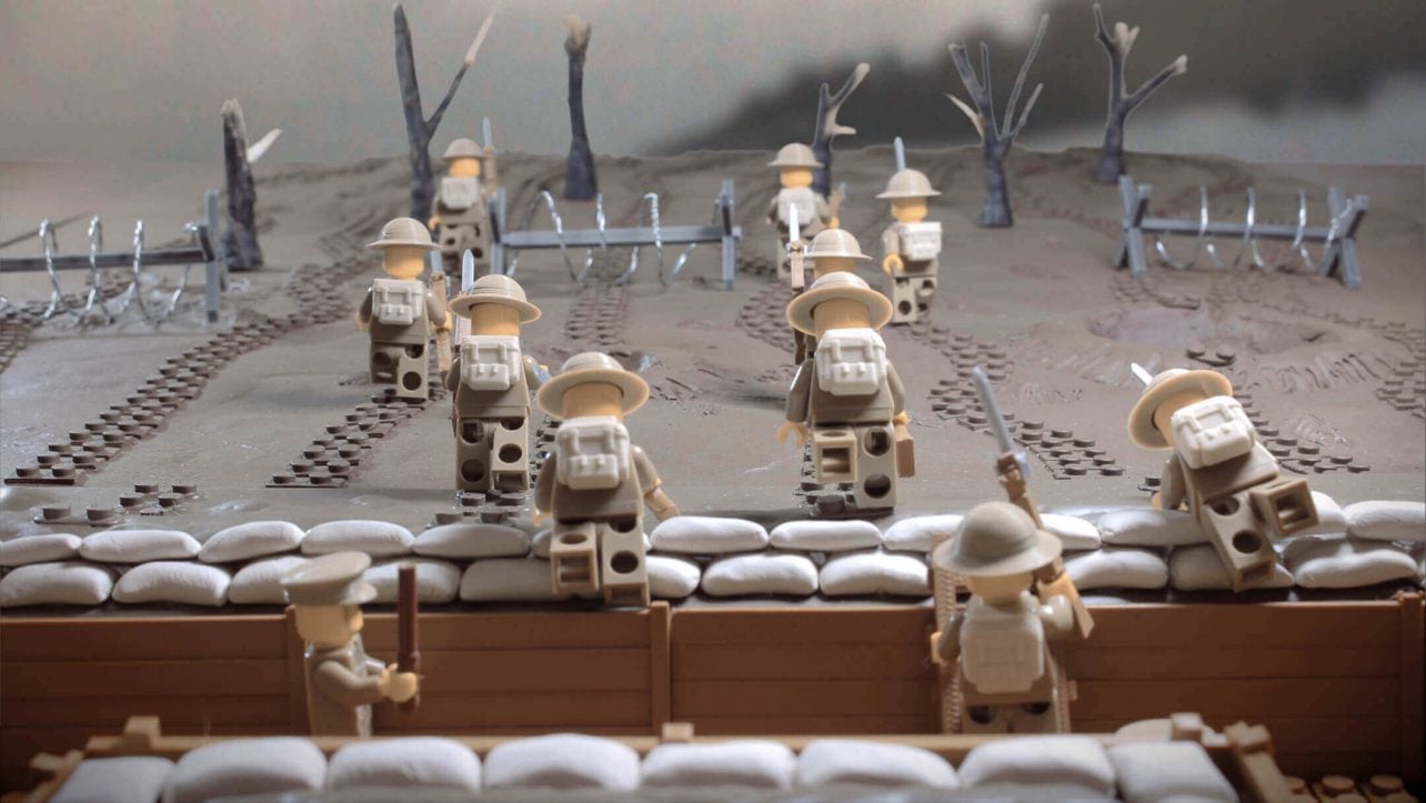 Minifig Battlefields recreate WWI Trenches with LEGO and 3D Printing ...