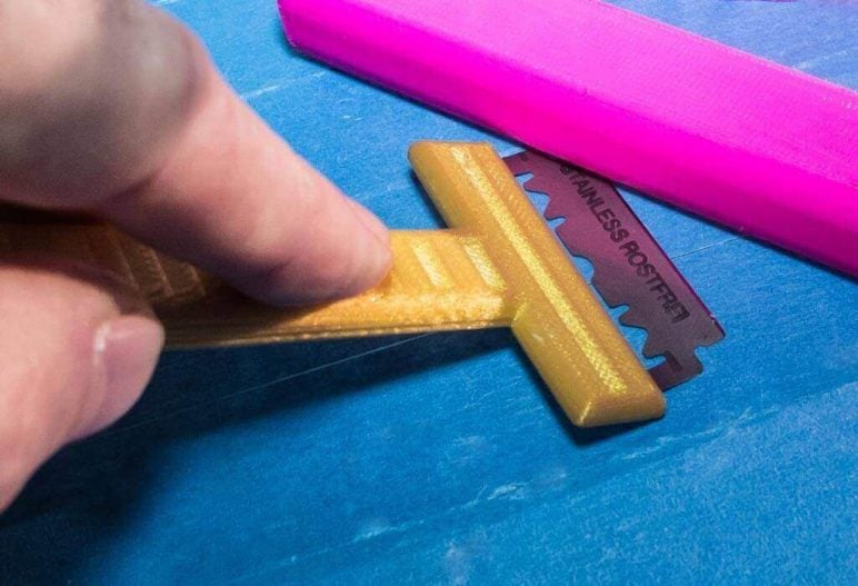 Image of How To Remove 3D Prints From The Bed: Use a Sharp, Flat Object