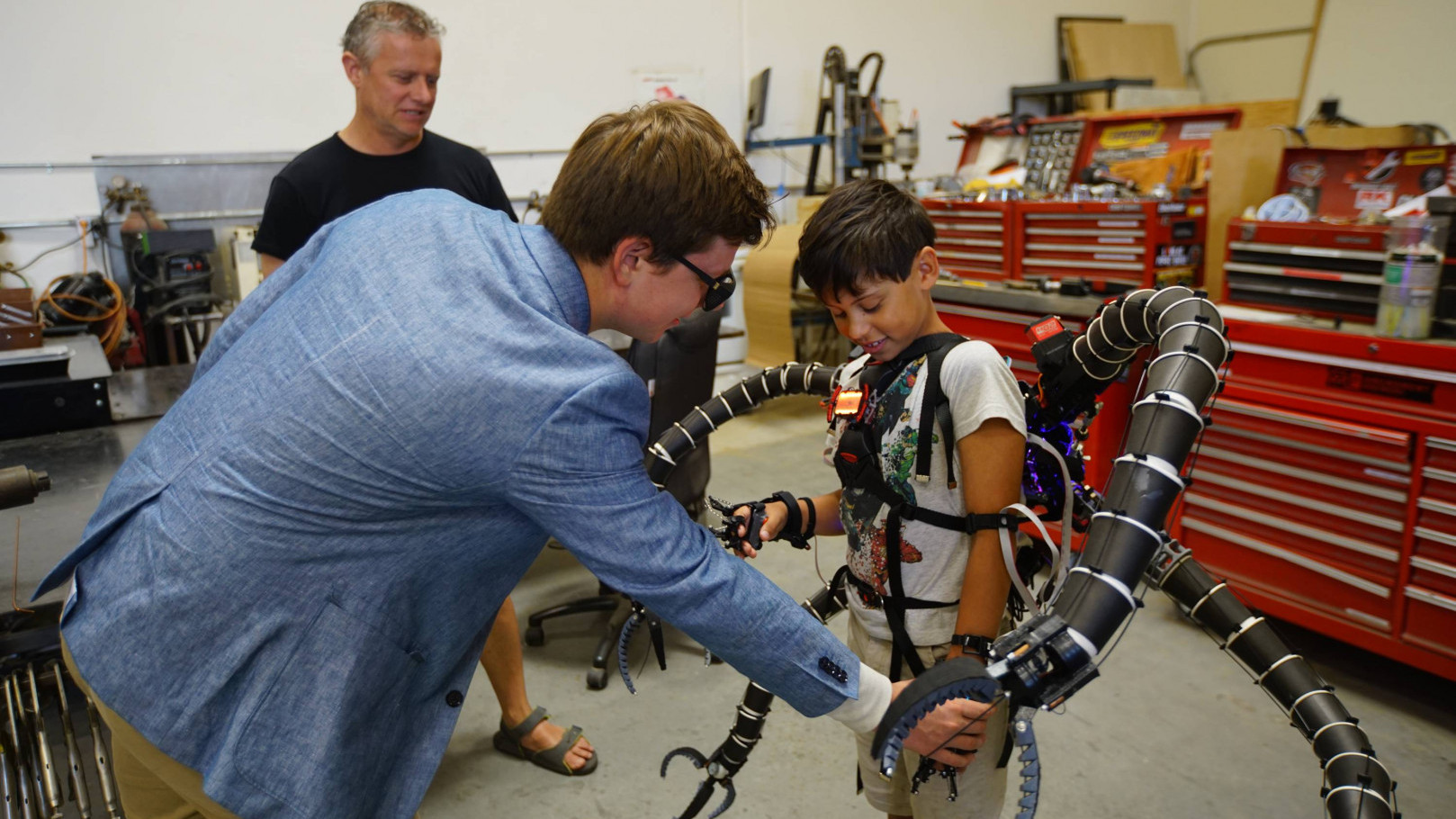 World's Youngest Bitcoin Millionaire 3D Prints Functional Dr. Octopus Suit to Defeat Hypermobility | All3DP