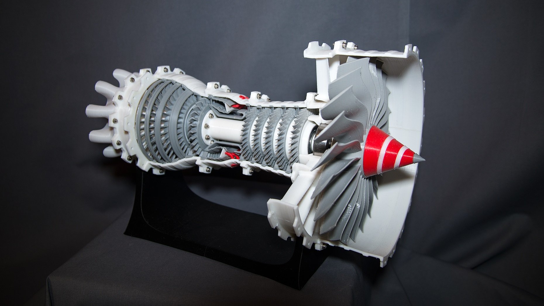 jet engine cutaway view diagram